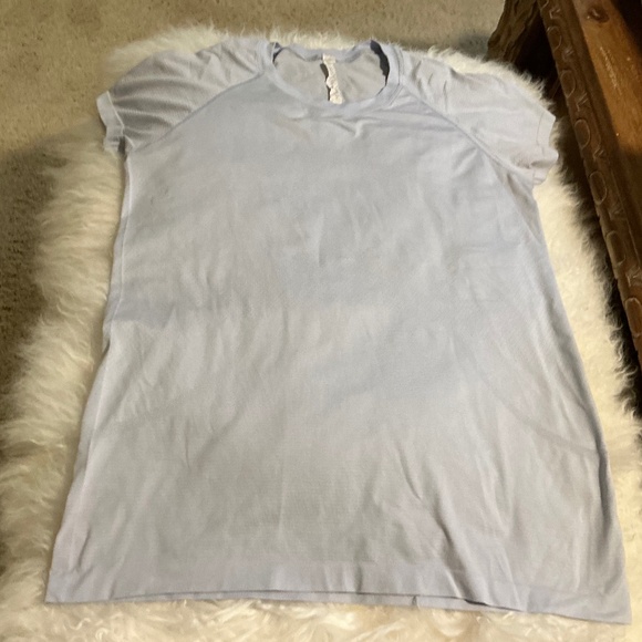 EUC Lululemon Swiftly Tech Short-Sleeve Shirt 2.0 *Lilac Size 12 - Picture 2 of 9